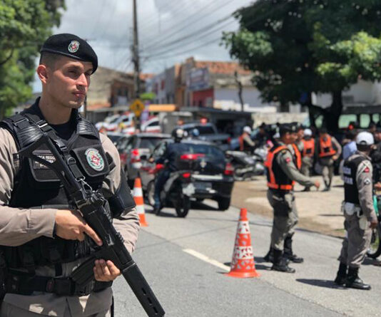 Polícia Militar intercepta carregamento com 300 munições e duas armas em Campina Grande