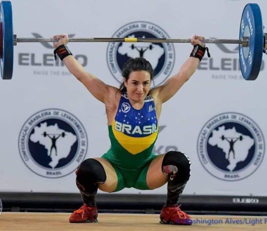 Tetramedalhista no Sul-americano 2021, Mayara Rocha disputará Brasileiro de Powerlifting 2022 este mês, em Santa Catarina