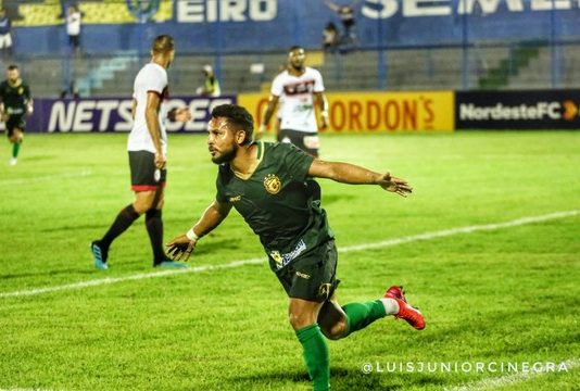 Com milagre do goleiro Marcelo e gol de Elielton, Altos vence Campinense e volta ao G-4 da Copa do Nordeste