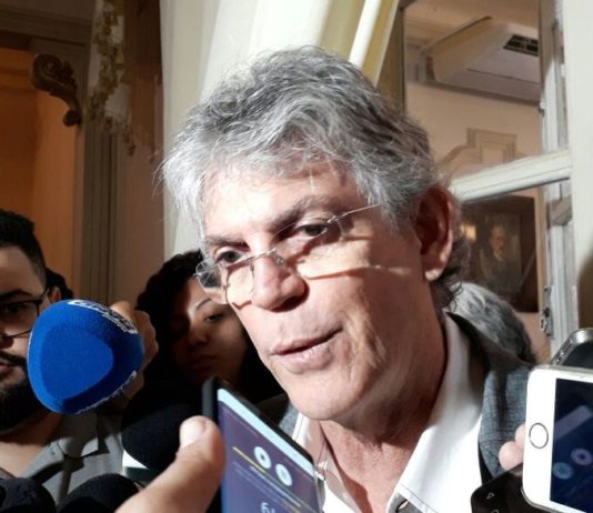 Ricardo Coutinho está inelegível e poderá não disputar as próximas eleições, explica advogado Edísio Souto