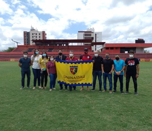 Para virar clube formador, Campinense sela convênio com UNINASSAU