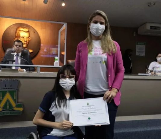 Direitos e inclusão: Em sessão especial Carol Gomes reforça empenho na luta em prol das pessoas com doenças raras