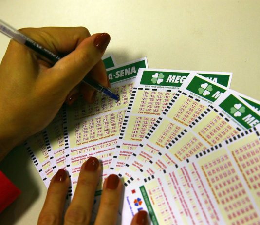 Mega-Sena acumula e deve pagar R$ 57 milhões dia 2