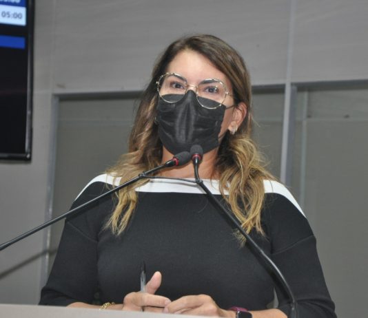 Fabiana Gomes destaca ações e parabeniza o bairro das Malvinas pelos seus 39 anos