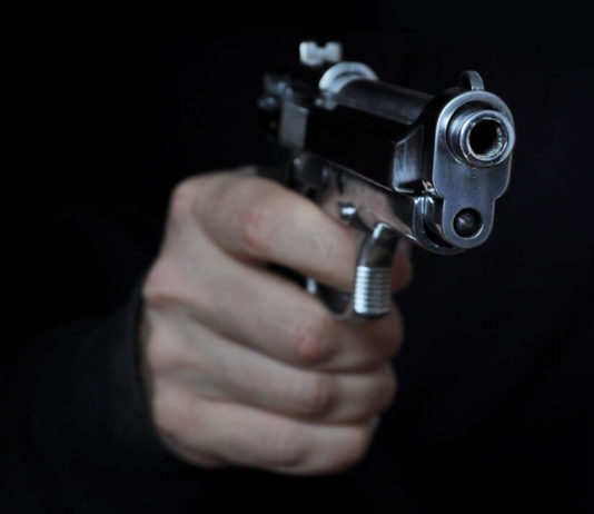 Blog Márcio Rangel PÁGINA INICIAL POLÍCIA POLÍTICA MUNICÍPIOS COLUNAS CONTATO Centro de Saúde é atingido por bala perdida durante vacinação contra Covid-19 no Distrito de São José da Mata