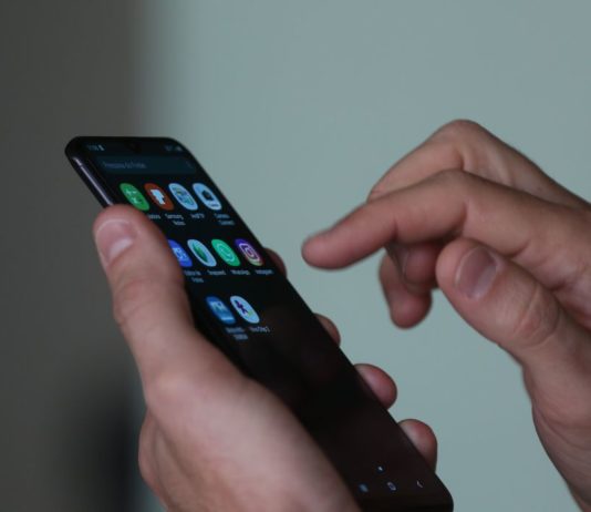 Empresas de telemarketing têm prefixo obrigatório a partir de hoje