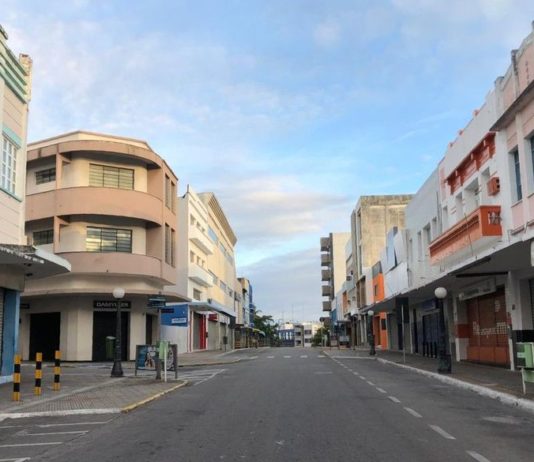 “Gangue da marcha à ré” arromba loja e leva aparelhos de celulares em Campina Grande