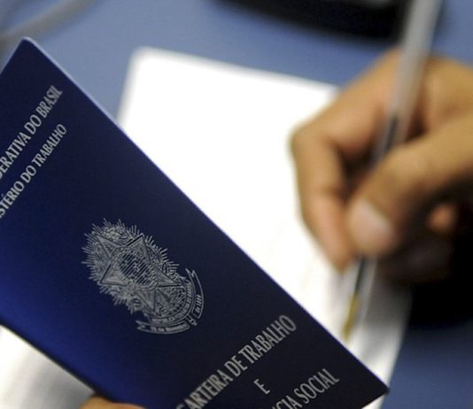 Taxa de desemprego recua para 11,2% em janeiro, diz IBGE