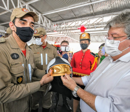 João Azevêdo entrega 7º Batalhão e equipamentos para o Corpo de Bombeiros de Campina Grande