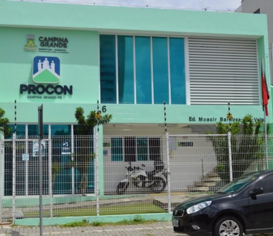 Procon Municipal realiza ação alusiva ao Dia do Consumidor, na Praça da Bandeira