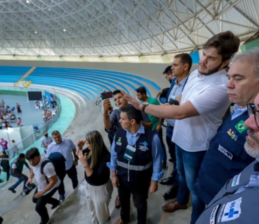 Ministro conhece o Mutirão de Consultas e Exames, se surpreende com estrutura e resultados e parabeniza Bruno pela iniciativa