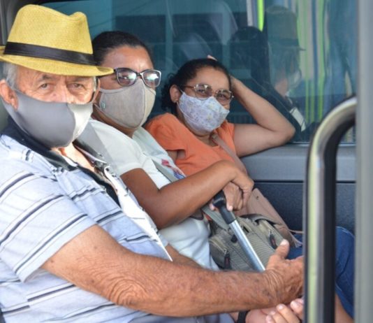 Prefeitura de Campina Grande realiza transporte de pacientes da zona rural para o Grande Mutirão de Consultas e Exames