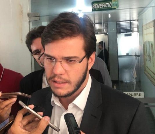 Bruno emite nota de pesar e decreta luto oficial de três dias em Campina Grande/PB pela morte de Ivandro Filho