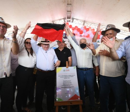 João Azevêdo inaugura estrada de Ramada e autoriza construção de ginásio em São Francisco