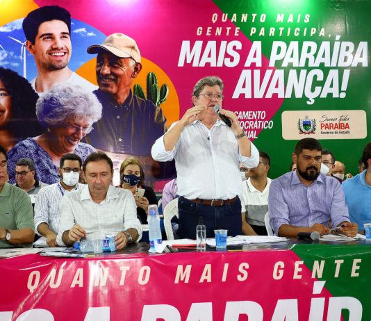 João Azevêdo presta contas das ações de governo e entrega benefícios na primeira audiência do ODE 2022