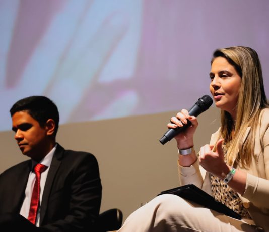 Carol Gomes palestra sobre política e saúde no IV Simpósio de Direito Eleitoral do Nordeste