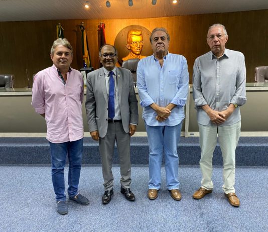 Presidente da Câmara recebe visita de representantes do setor industrial