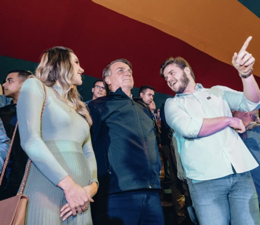 Bruno recebe o presidente Jair Bolsonaro em visita a Campina Grande para prestigiar o Maior São João do Mundo