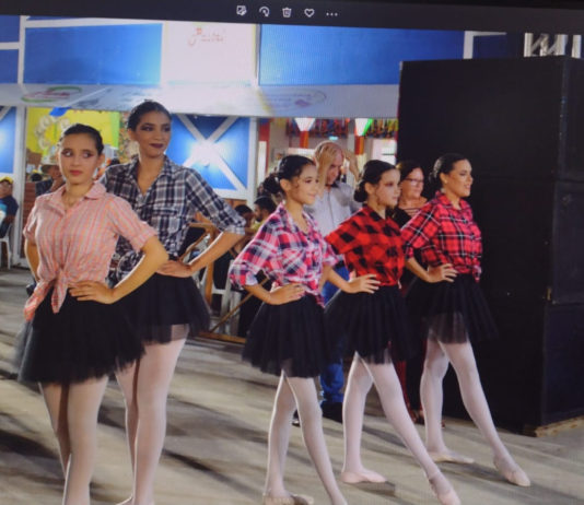 Palco Cultural Biliu de Campina recebe apresentação de balé clássico ao som de música junina