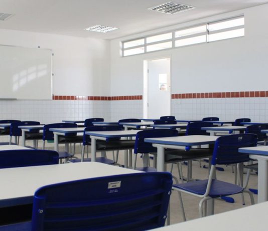 Medida Provisória que autoriza incorporação da bolsa-desempenho dos professores aos salários é publicada no Diário Oficial da Paraíba