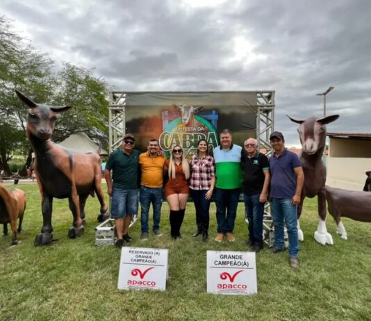 POLÍTICA: Carol Gomes participa da Festa da Cabra Leiteira em Coxixola e destaca a importância da caprinovinocultura no Cariri Paraibano