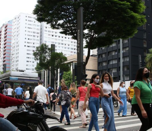 Taxa de desemprego cai para 9,3% no segundo trimestre. População ocupada é a maior desde o início da série histórica