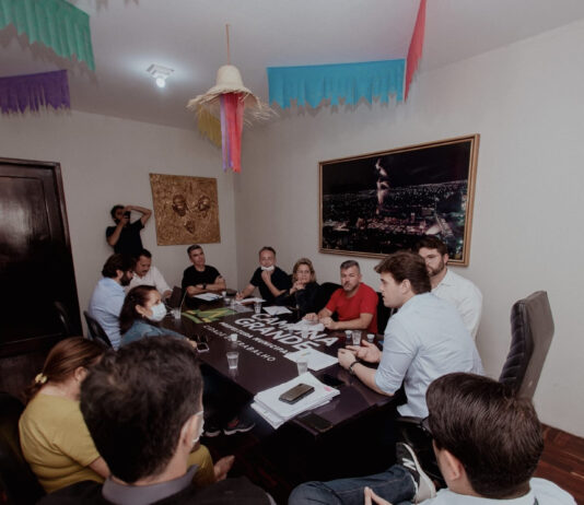 Bruno recebe o Sintab, anuncia reajustes para categorias beneficiadas por lei federal e reafirma disposição de atualização salarial linear para servidores