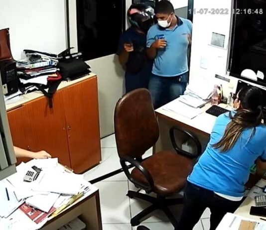 EXCLUSIVO: bandidos armados invadem distribuidora de peças, rendem funcionários e praticam assalto em Campina Grande