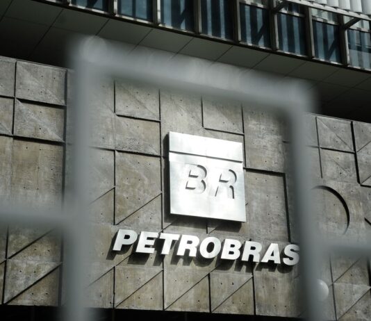Petrobras pagará R$ 87,8 bi em dividendos do segundo trimestre. União receberá R$ 32,1 bi, elevando a R$ 49 bi total recebido no ano