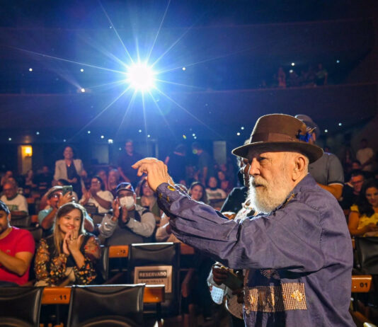 Biliu de Campina recebe alta médica do Hospital Municipal Dr. Edgley