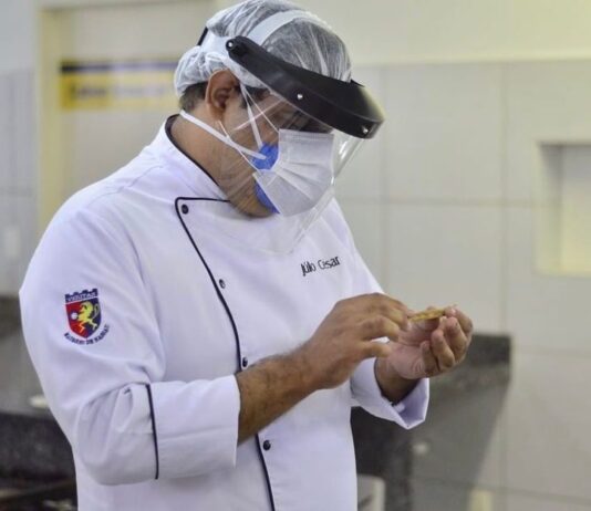 Bares, restaurantes, hotéis e similares sentem escassez de mão de obra qualificada