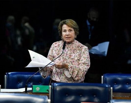 Senadora Nilda Gondim participa do “Prêmio Congresso em Foco”