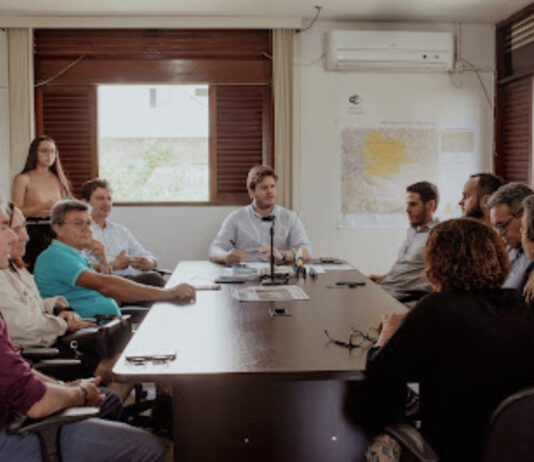 Após primeira reunião de trabalho do novo secretário Joab Machado, Bruno empossa auxiliar como titular da Secob