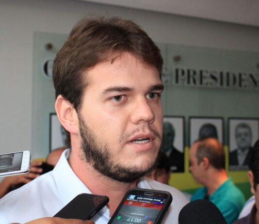 Bruno Cunha Lima afasta os indicados pelo Progressistas após indicação de Lucas Ribeiro como vice de João Azevêdo