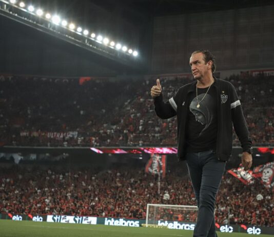 Sete meses depois, Cuca está de volta ao comando do Atlético-MG. Técnico campeão brasileiro e da Copa do Brasil substitui Turco Mohamed