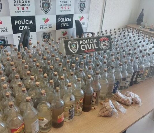 Polícia apreende 300 litros de loló em Cabedelo Polícia considera a maior apreensão da droga no estado.