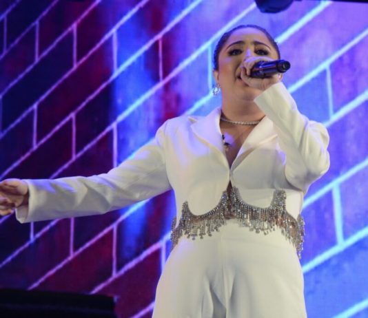 Estreante no Maior São João do Mundo, Mari Fernandez fecha PP