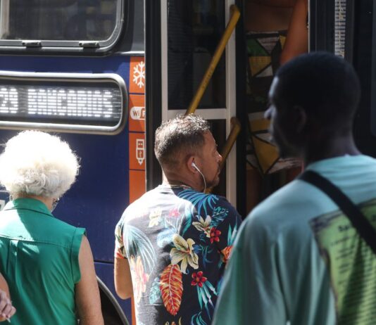 Governo libera R$ 2,5 bilhões para transporte público de idosos. Medida havia sido aprovada pelo Congresso Nacional em julho