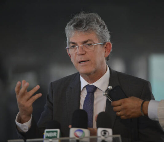 MPE entra com ação para barrar candidatura de Ricardo Coutinho ao Senado Federal