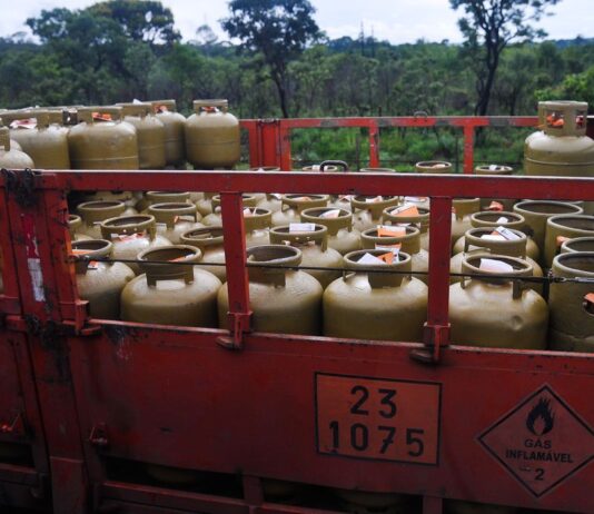 Auxílio Gás será de R$ 110 em agosto, informa Caixa Benefício será pago entre os dias 9 e 22