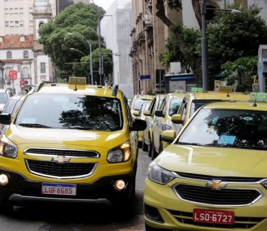 ECONOMIA: Caixa divulga calendário de pagamento de benefícios a caminhoneiros e taxistas; veja as datas. Beneficiários poderão movimentar os valores pelo app CAIXA Tem.