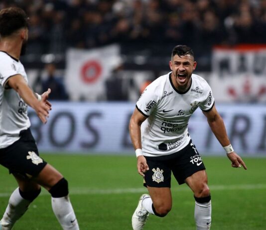 Copa do Brasil: Corinthians vence Fluminense e pega Flamengo na final. Jogando em Itaquera, o Timão superou o Tricolor por 3 a 0