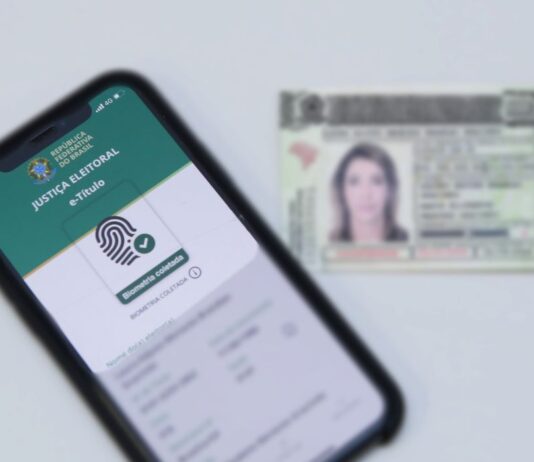 Prazo para pedir 2ª via do título de eleitor termina na quinta-feira. Pedido deve ser feito no cartório eleitoral da zona onde tem cadastro