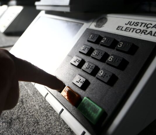 Eleições 2022 ocorrerão de forma segura, dizem Moraes, Rosa e Pacheco. Eles participaram de seminário para observadores internacionais