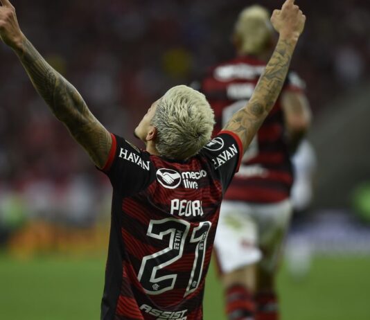 Flamengo derrota Vélez para alcançar final da Libertadores. Decisão será contra o Athletico-PR, em 29 de outubro no Equador