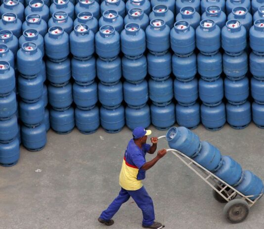 Petrobras anuncia nova redução no preço do GLP para as distribuidoras. Trata-se da terceira redução no preço médio do produto em 2021