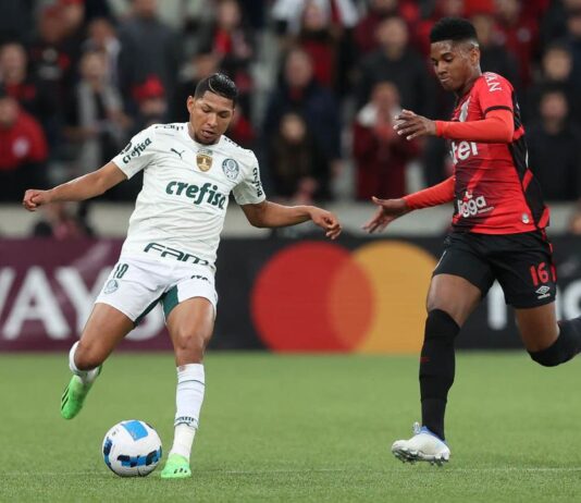 Palmeiras e Athletico-PR decidem primeiro finalista da Libertadores. Duelo em São Paulo será transmitido às 21h30 na Rádio Nacional