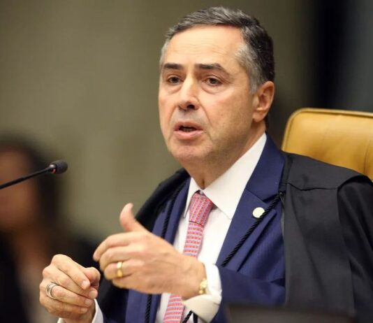 Barroso suspende piso da enfermagem e determina prazo para explicações