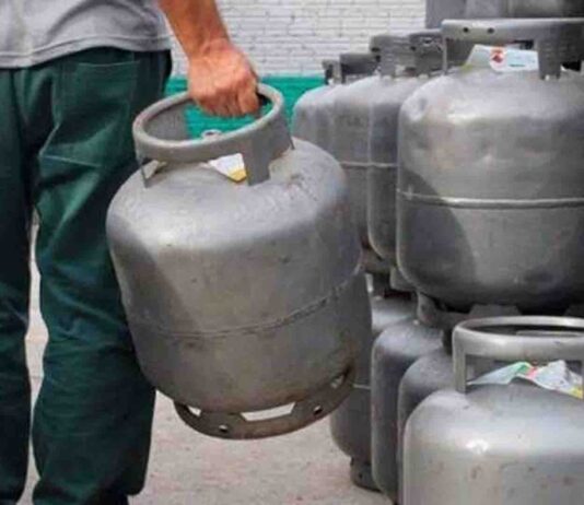 Petrobras reduz em 4,7% o preço do gás de cozinha a partir desta terça-feira