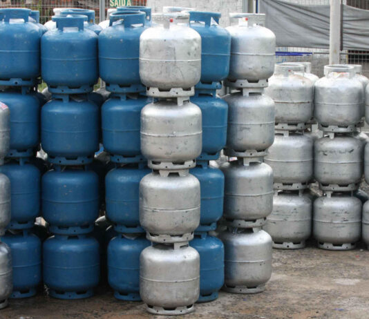 Preço do gás de cozinha pode chegar a R$ 130 nesta segunda-feira na Paraíba após aumento de distribuidoras